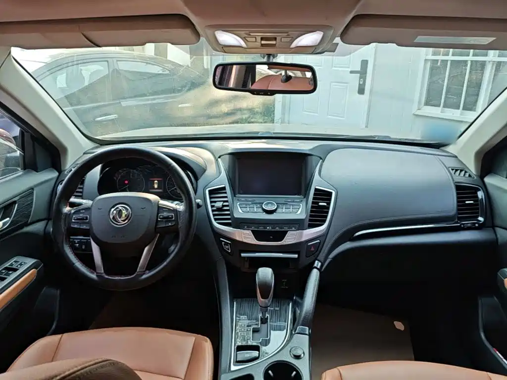 Dongfeng Fengdu MX5 2017 2016 2.0L Automatic Flagship Edition