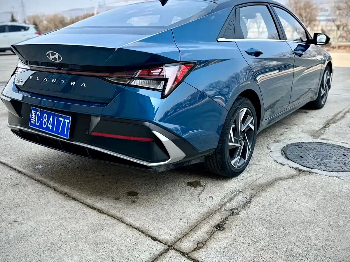 Hyundai Elantra 2023 1.5L CVT TOP Flagship Edition фото 6