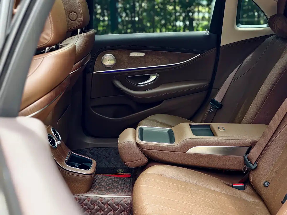 MERCEDES-BENZ E CLASS