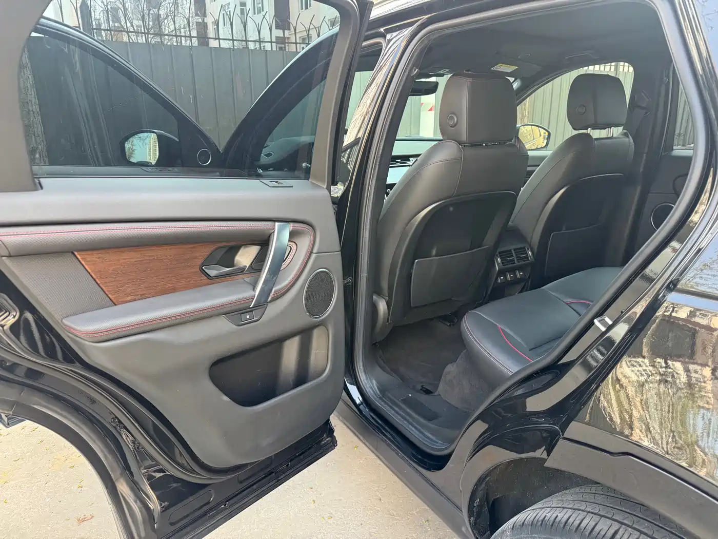 Land Rover Discovery Sport 2022 Model 249PS R-Dynamic S Performance Edition 5-Seater фото 10