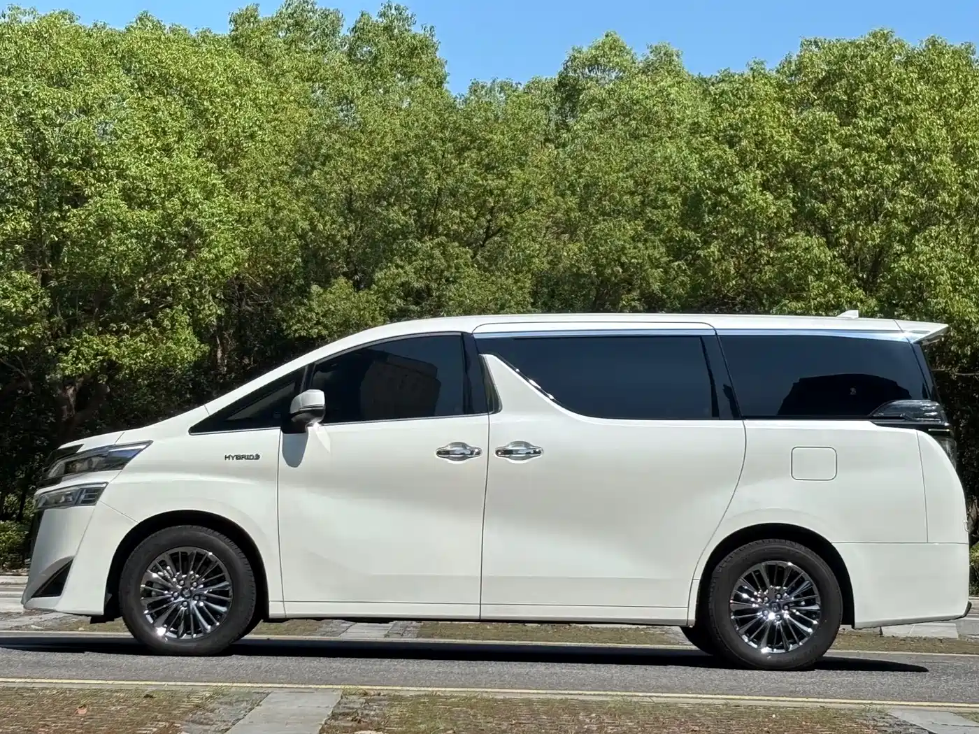 Toyota Vellfire 2023 Crown Hybrid 2.5L HV Premium фото 6