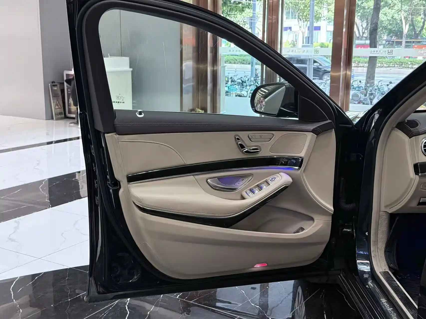 Фото 21 - Mercedes-Benz S-Class