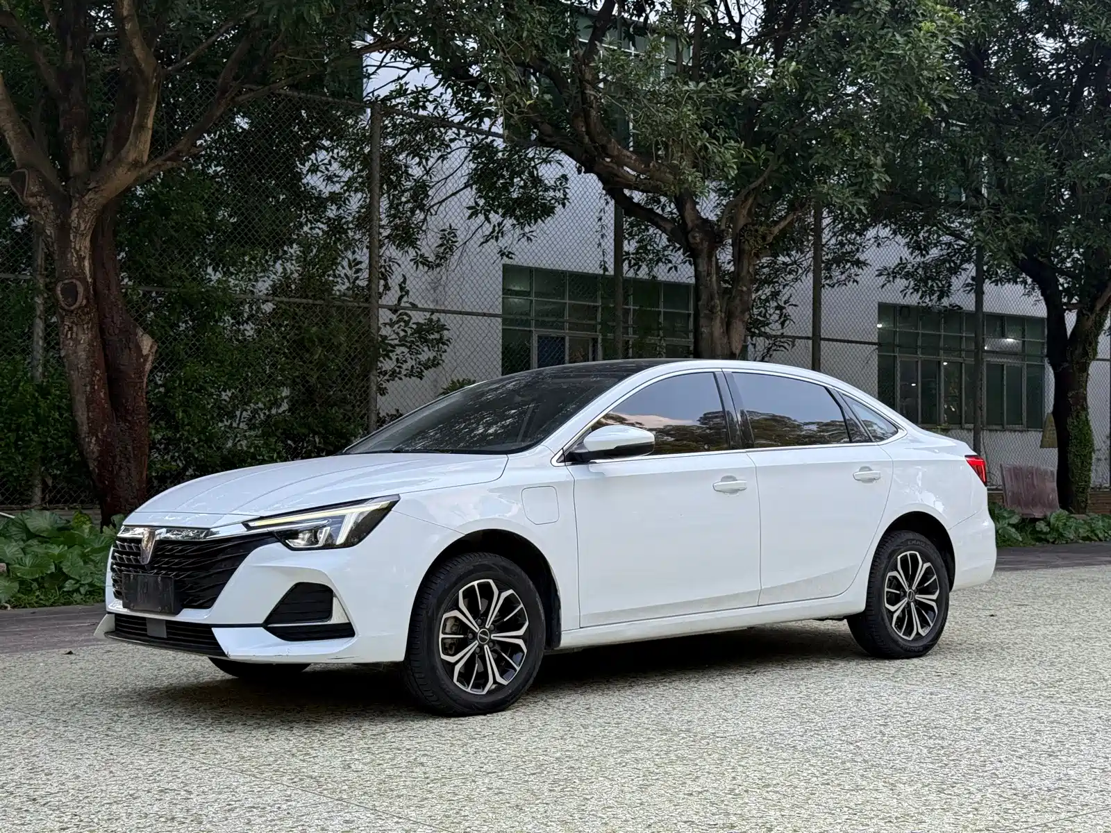 Фото 1 - Roewe i6 MAX EV