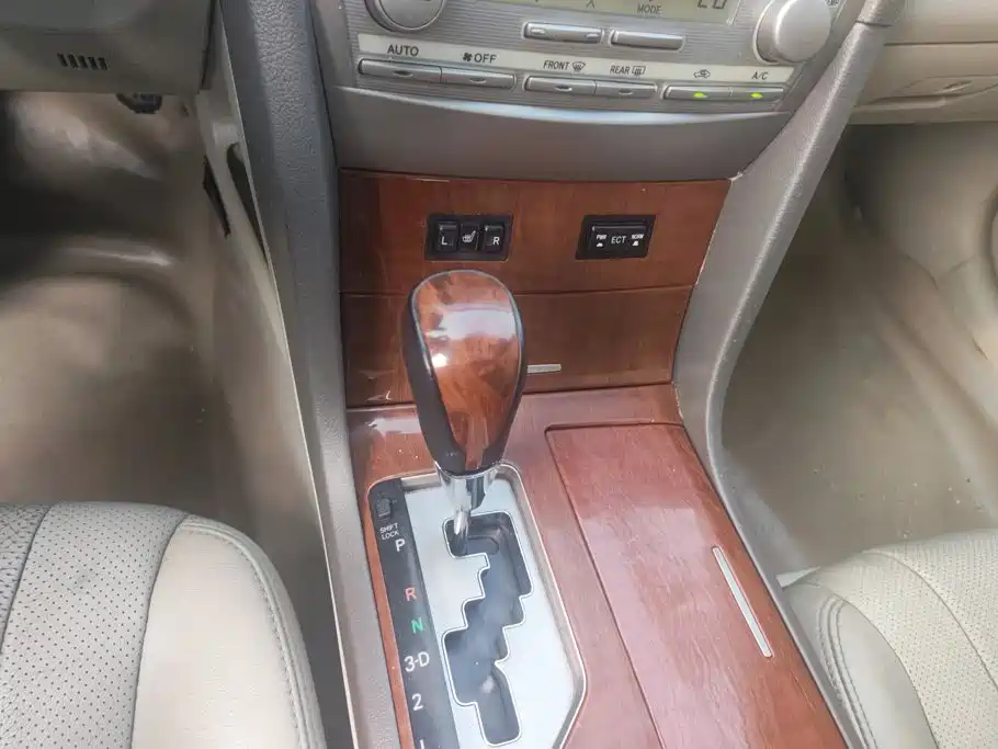 Toyota Camry 2015 2013 200G Classic Luxury Edition