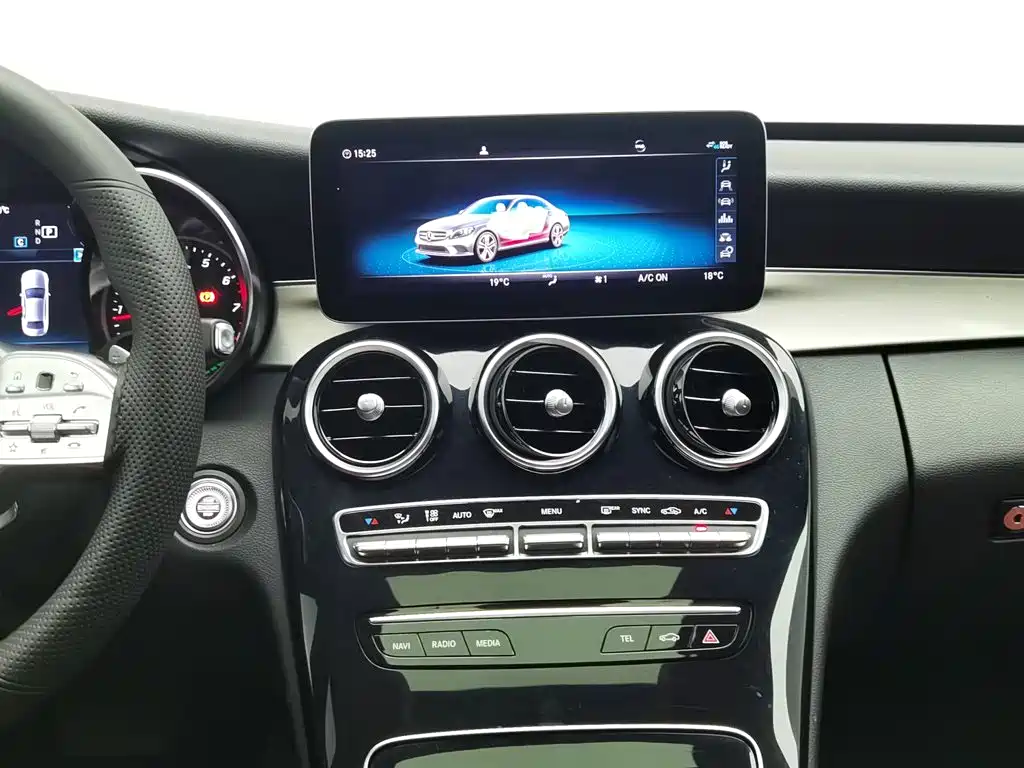 Фото 12 - Mercedes-Benz C-Class