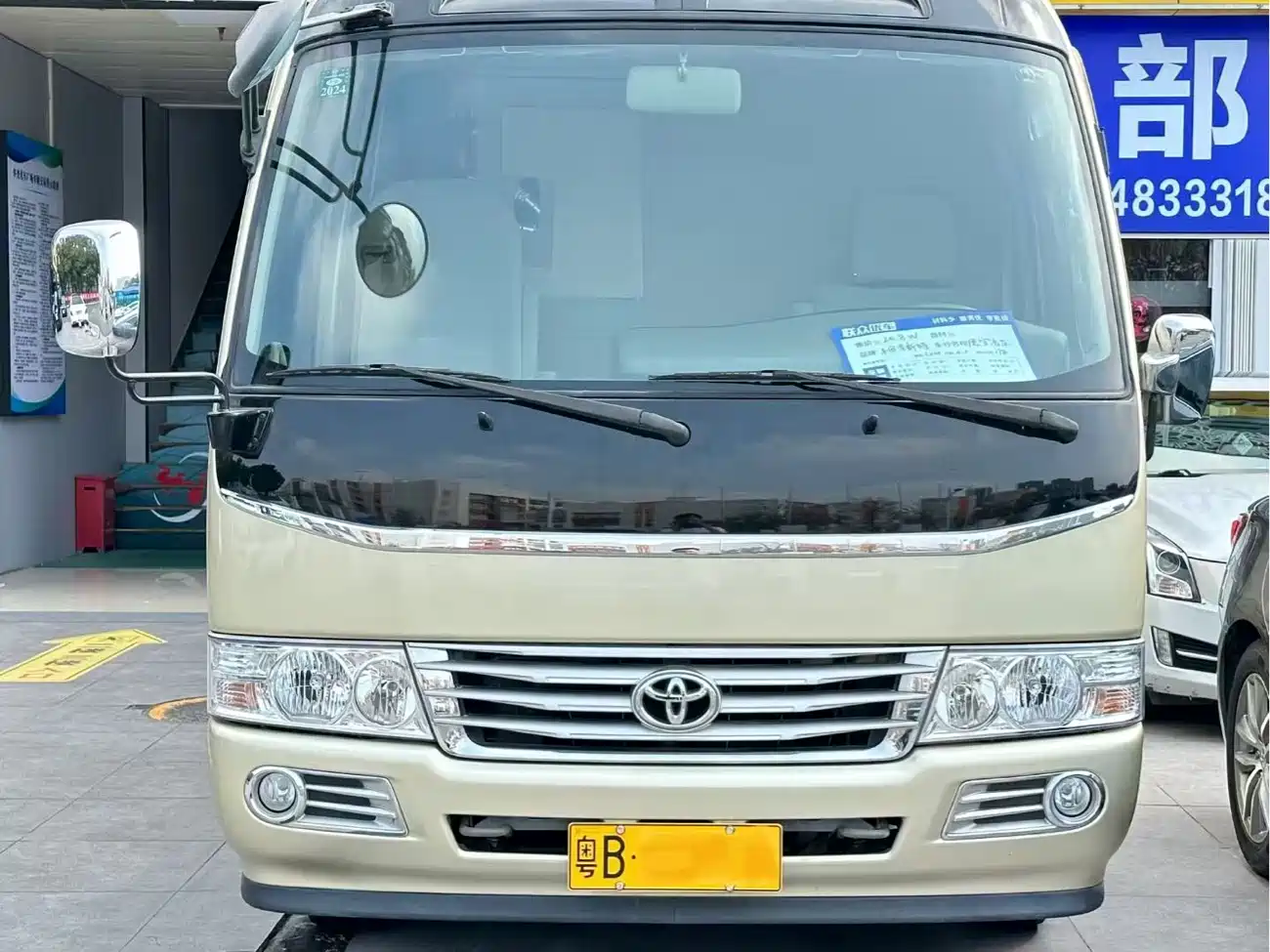 Toyota Coaster 2015 4.0L Premium Bus GRB53L-ZCMSK 20-seater Special Edition фото 3