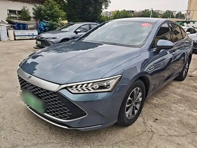 BYD Qin PLUS Слава, DM-i 55KM, Лидер