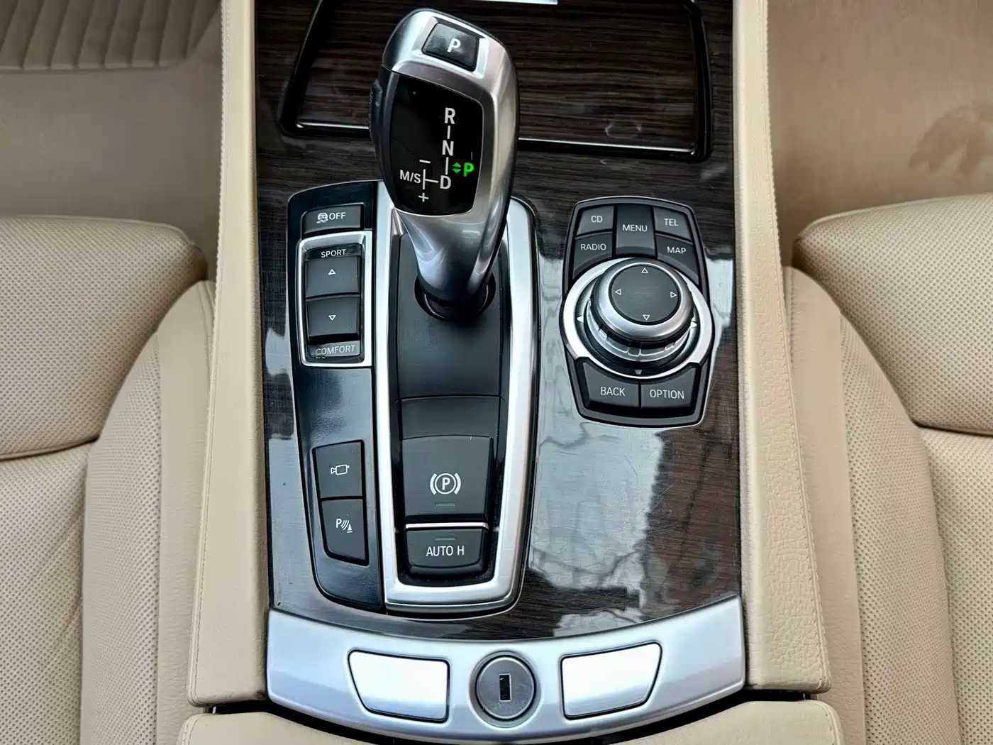 BMW 7 Series 2009 740Li Luxury фото 9