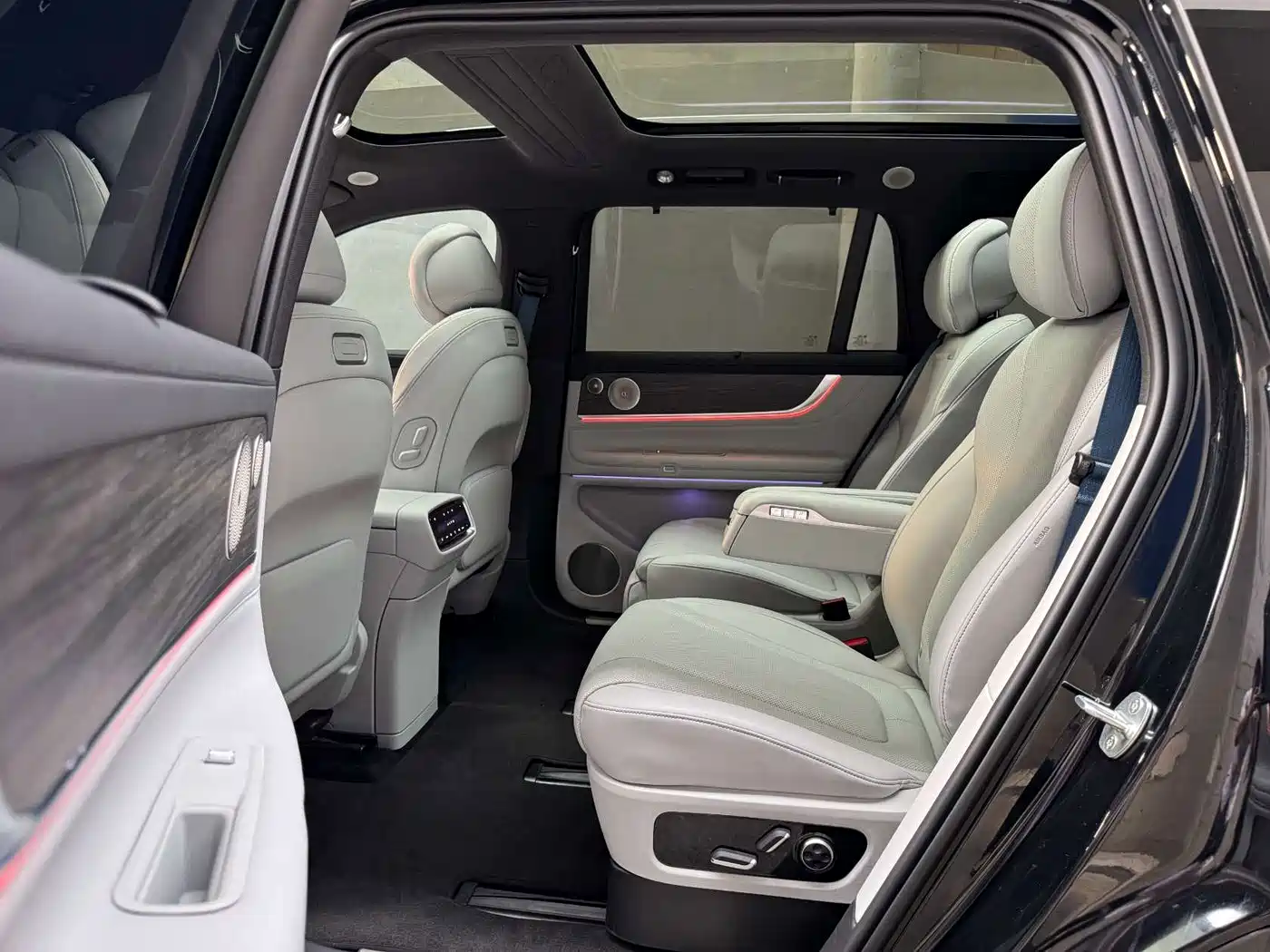 Aito M9 2024 2024 Extended Range Ultra 42kWh 6-Seater