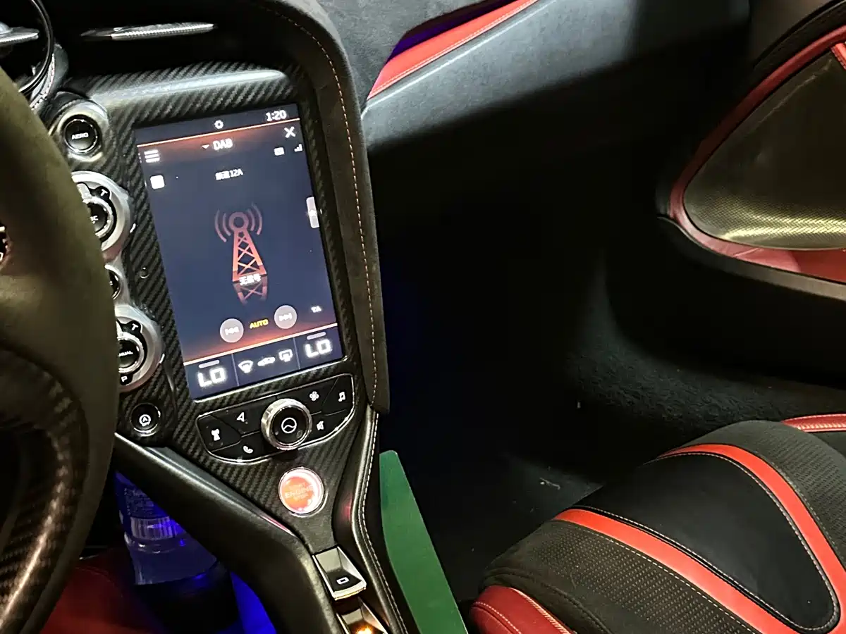 McLaren 720S 2019 4.0T Coupe фото 12