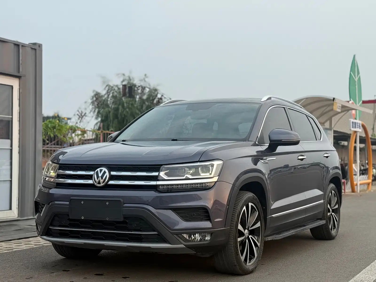 Photo 1 - Volkswagen Tharu