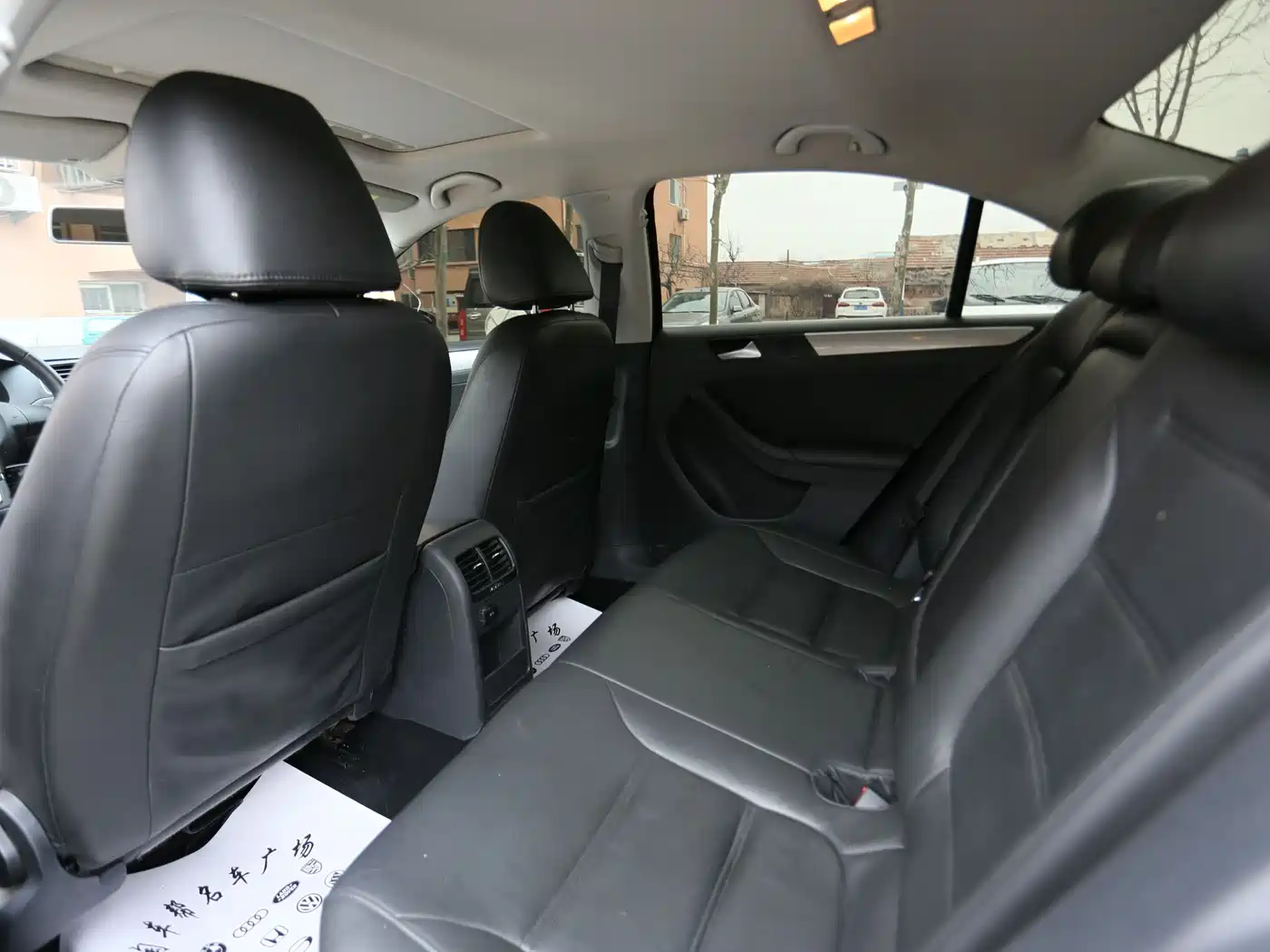 Volkswagen Sagitar 2015 1.6L Manual Comfort фото 8