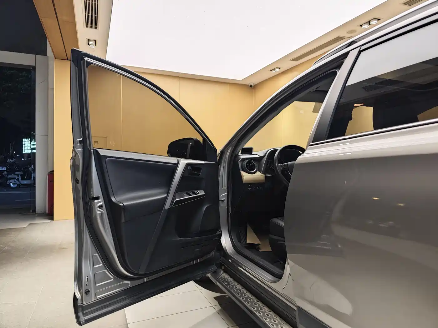 Toyota RAV4 Rongfang 2019 2.0L CVT 2WD Trend Edition China VI фото 7