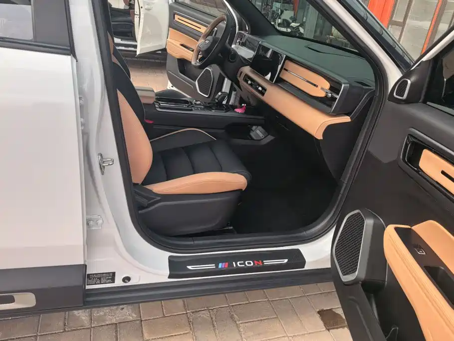 Фото 8 - Geely ICON