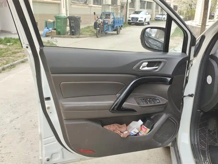GAC Trumpchi Trumpchi GS4 2016 235T Manual Luxury Edition фото 7