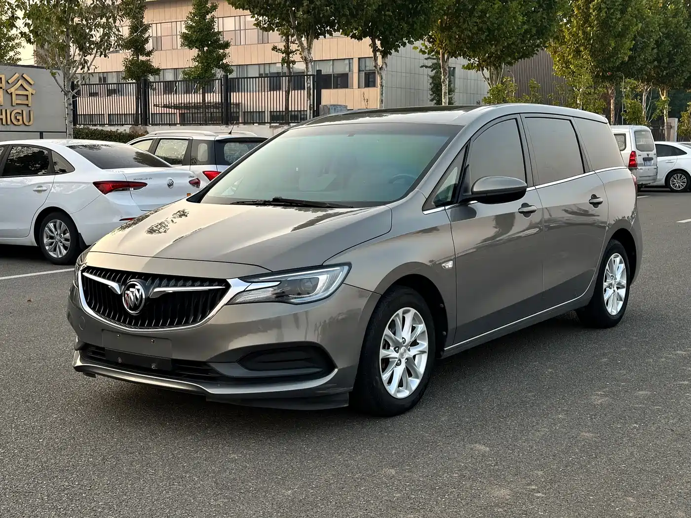 Buick GL6 2018 2018 18T 6-Seater Elite