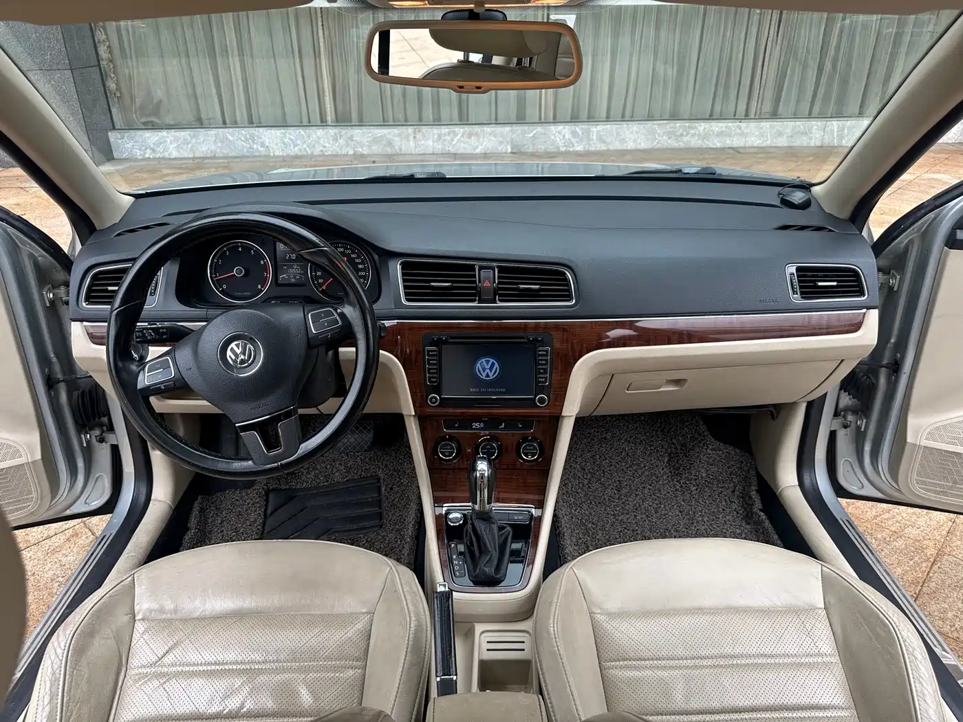 Volkswagen Lavida 2013 Model 1.4TSI DSG Luxury фото 6