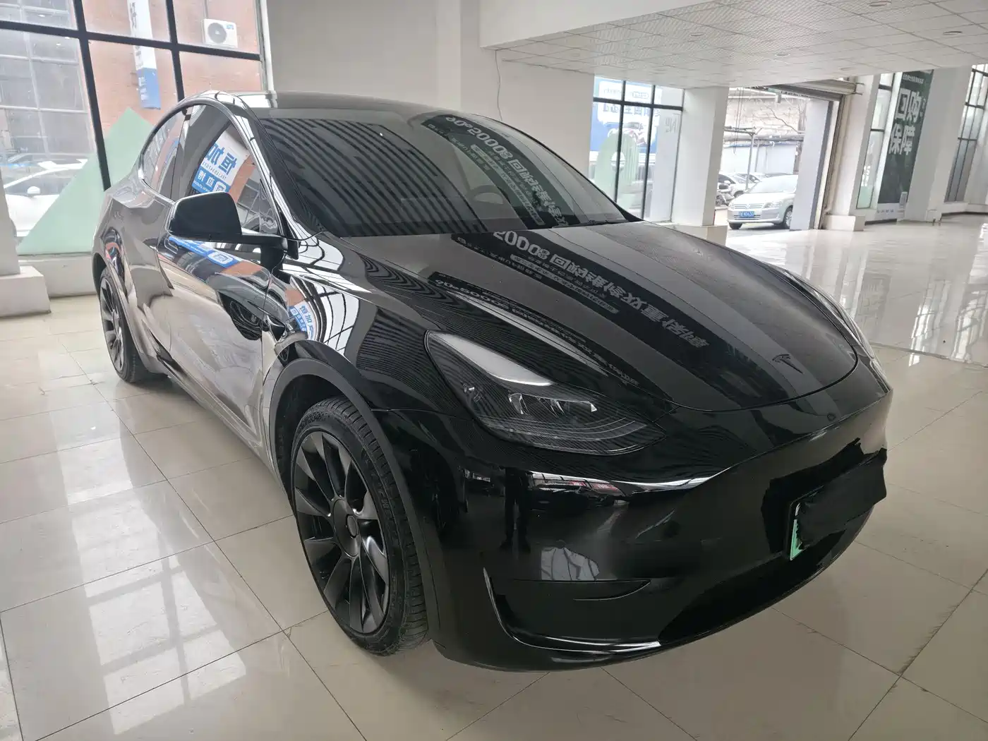 TESLA MODEL Y