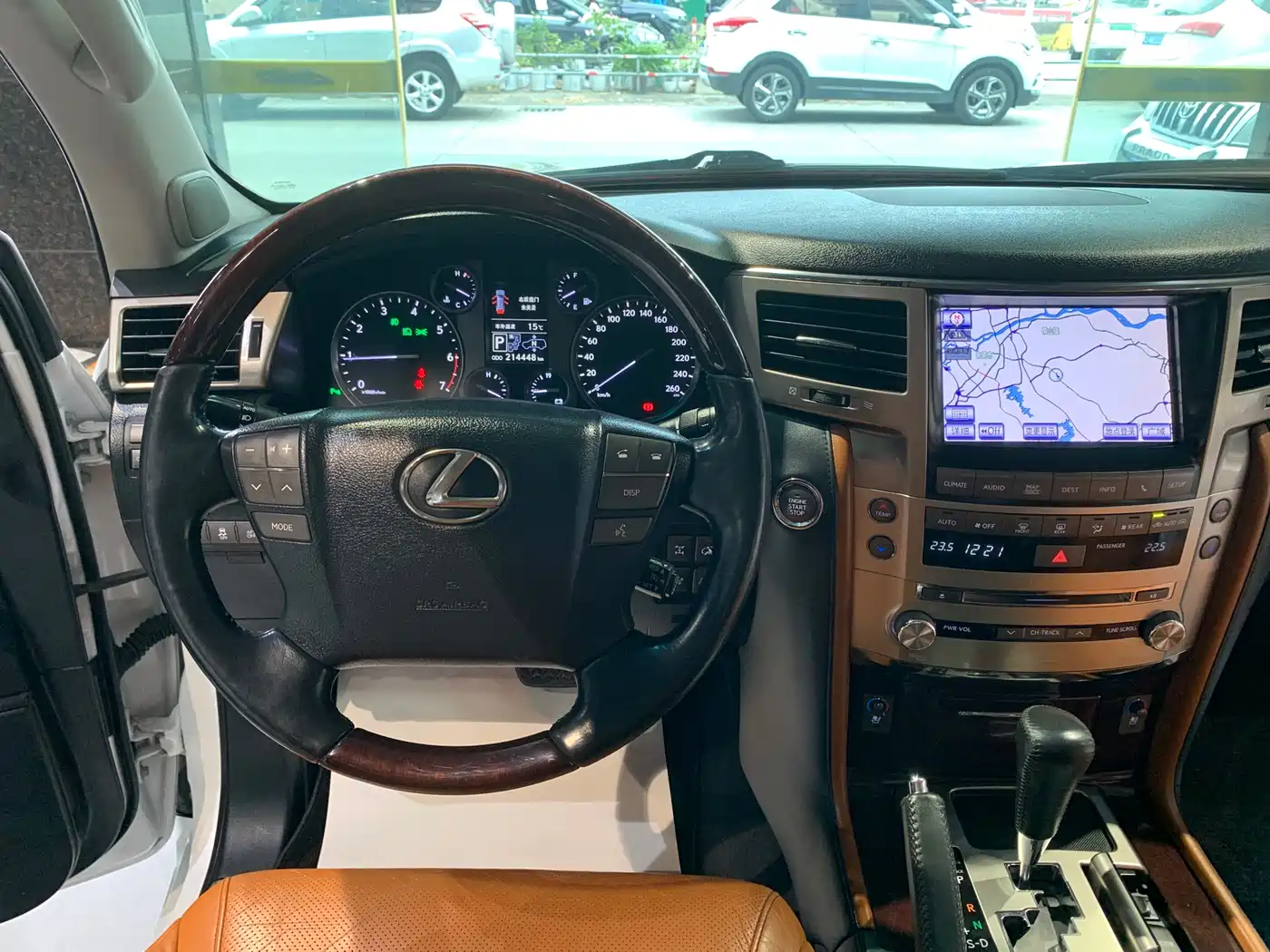 Lexus LX 2013 570 фото 14