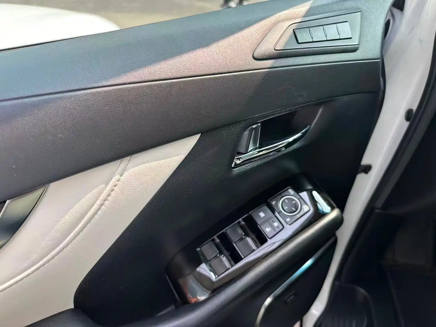Lexus LM 2020 2020 300h 4-Seat Imperial Edition