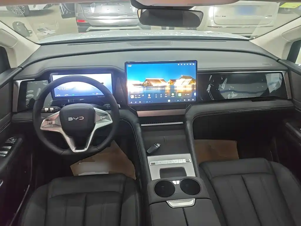 BYD M9 2026 2025 Model 1060 Pilot Edition