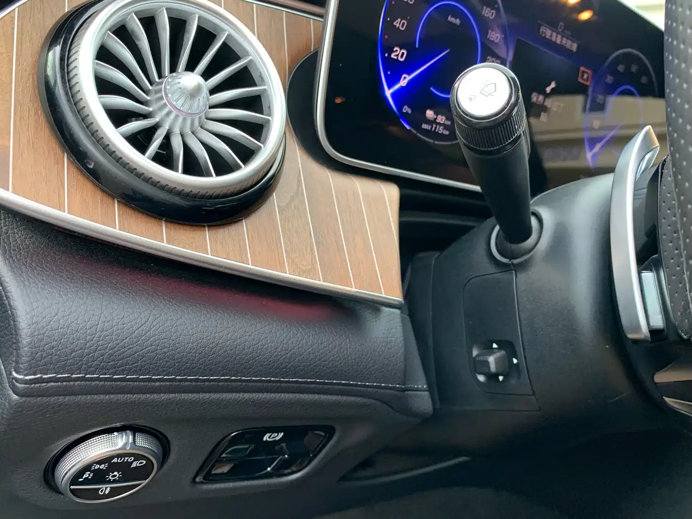 Mercedes-Benz EQE 2022 350 Pioneer Edition фото 23