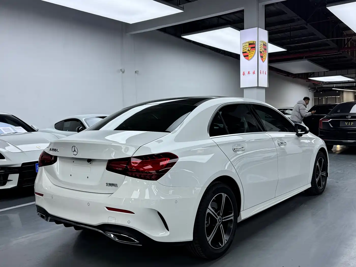 Mercedes-Benz A-Class 2023 A 200 L Fashion фото 17