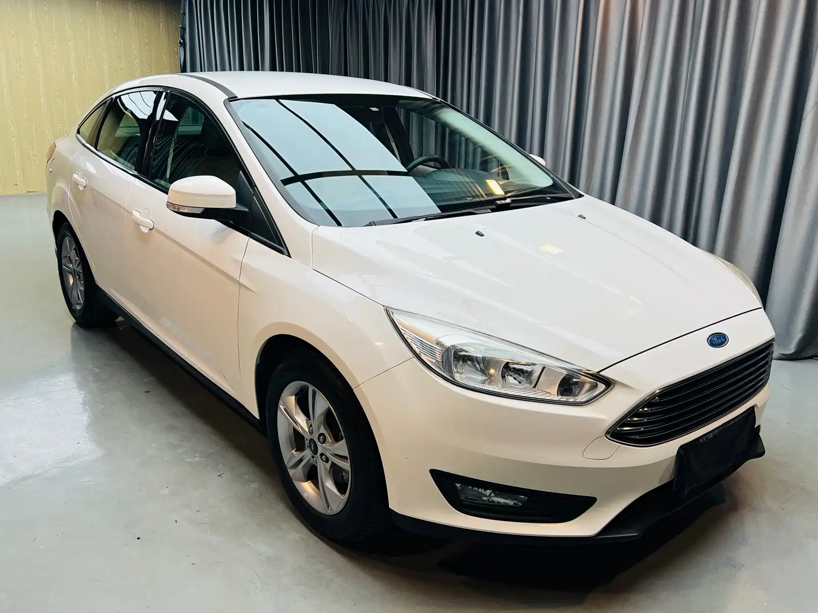 Фото 3 - Ford Focus