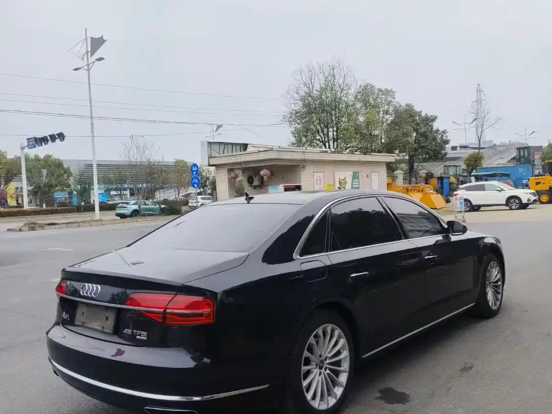 Audi A8 2014 A8L 45 TFSI quattro Comfort фото 6