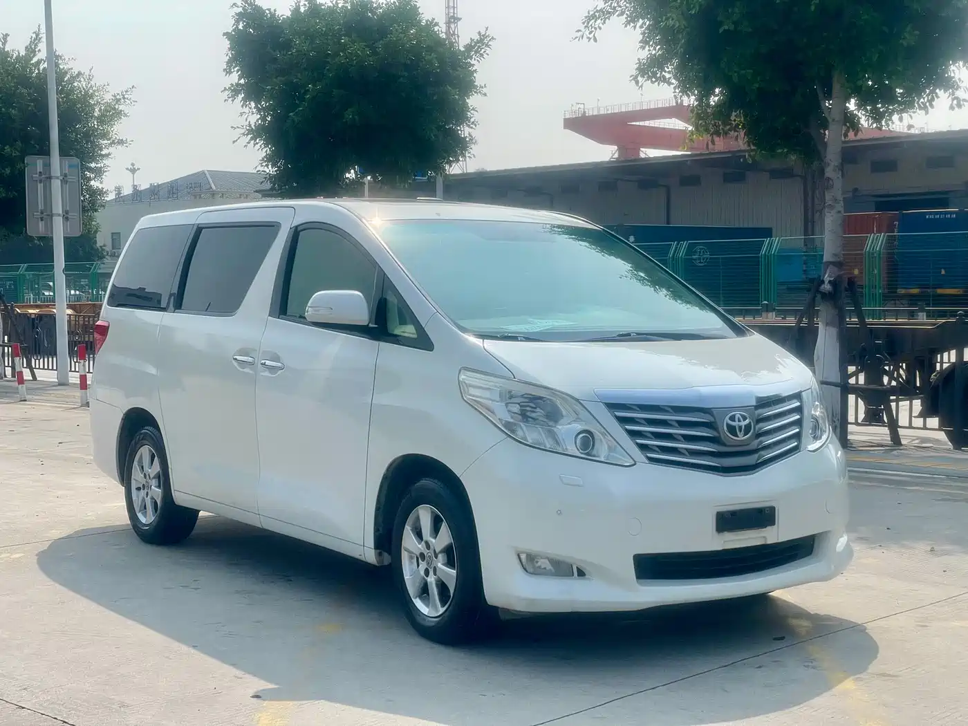 Toyota Alphard 2011 3.5L Luxury Edition фото 3