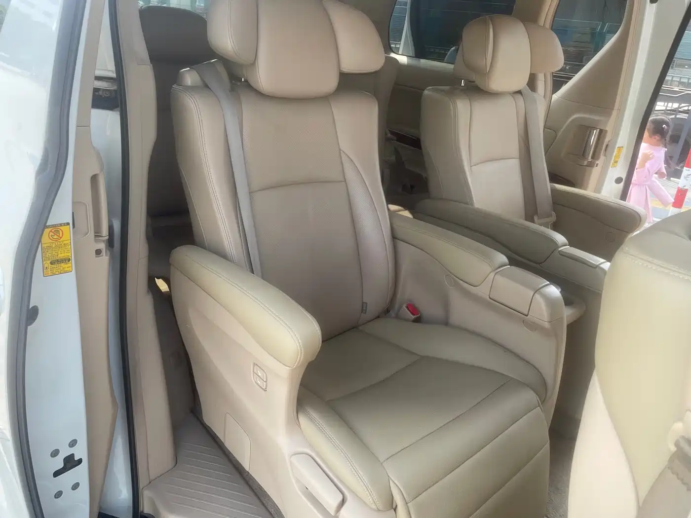 Toyota Alphard 2011 3.5L Luxury Edition фото 18