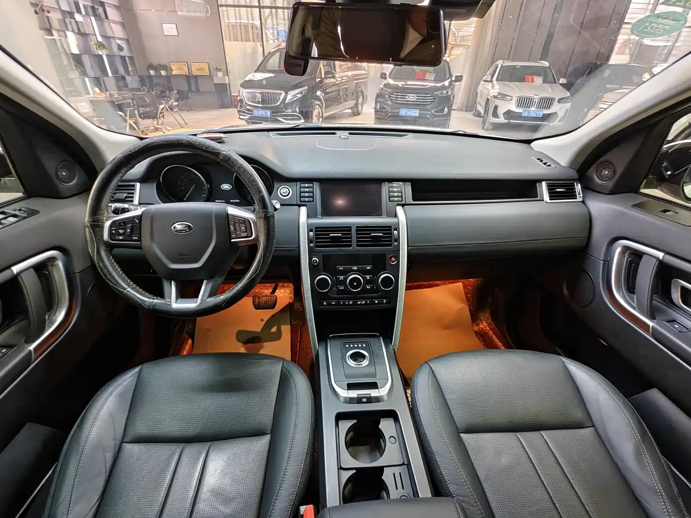 Land Rover Discovery Sport 2018 240PS SE Edition фото 13