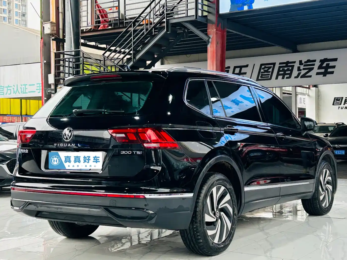 Volkswagen Tiguan L 2024 Outstanding 300TSI Auto 2WD Dragon Soaring Edition фото 4