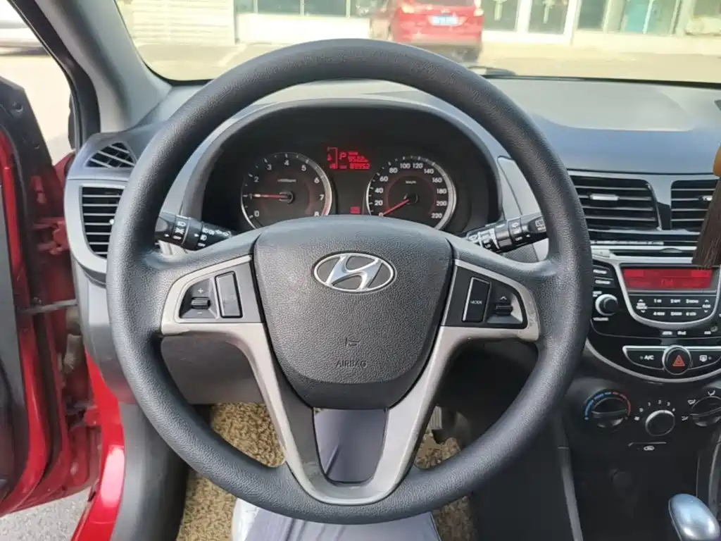 Hyundai Reina 2015 2014 Model 1.6L Automatic TOP