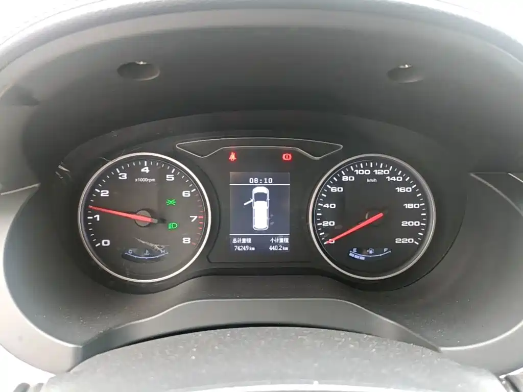 JAC Refine M3 2022 2022 PLUS 1.8L 7-Seater Standard
