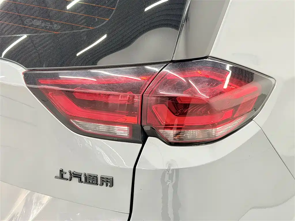 Chevrolet Volando 2020 Mild Hybrid Redline 530T Automatic Premium Edition (5+2 seater) фото 15