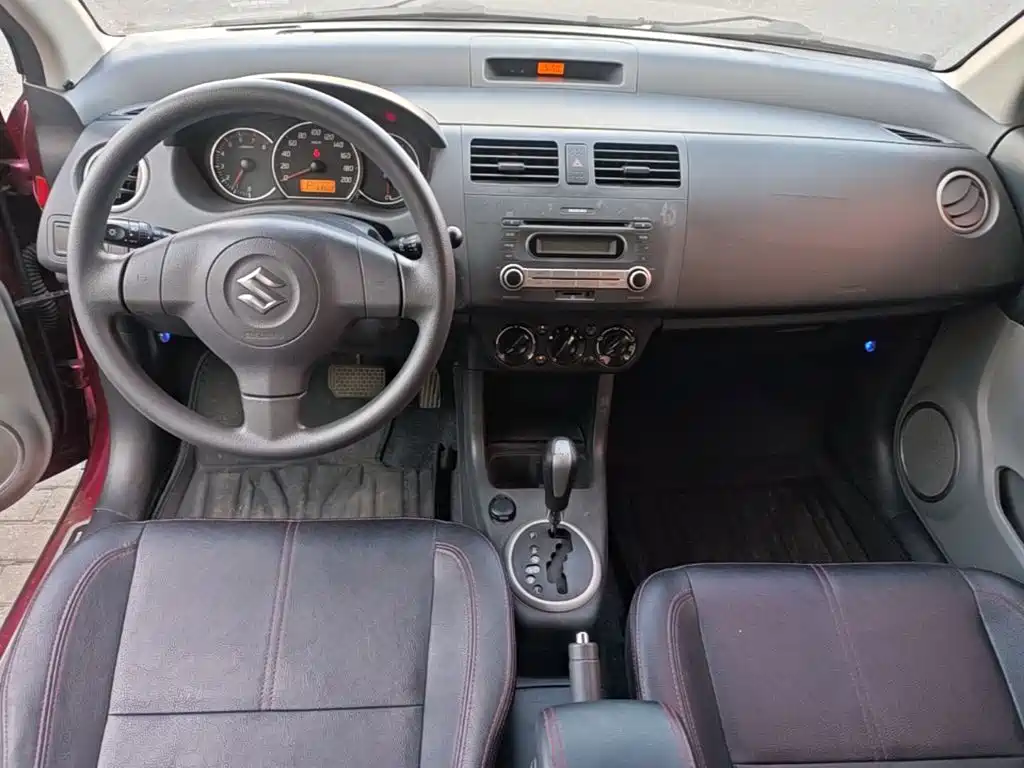 Фото 10 - Suzuki Swift