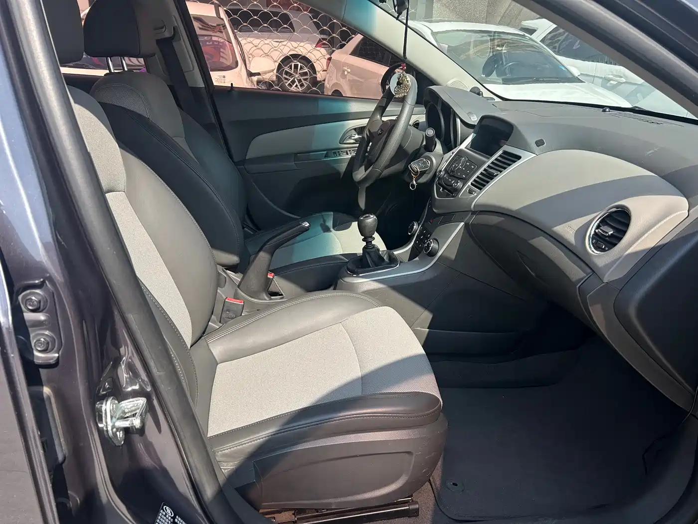 Chevrolet Cruze 2013 1.6L SL MT фото 6