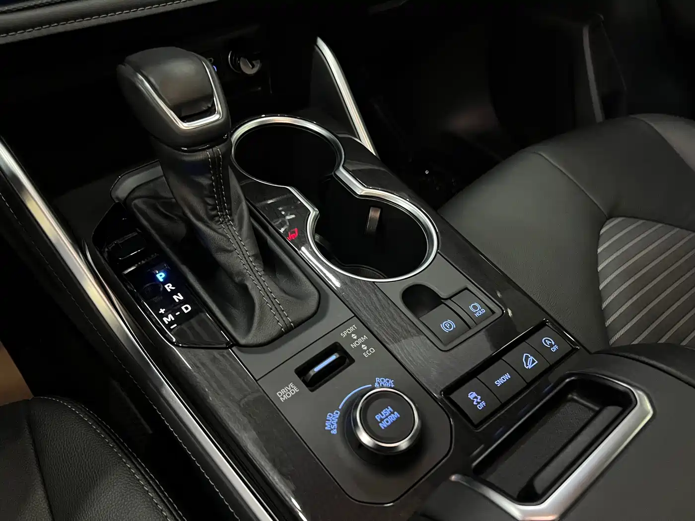 Фото 15 - Toyota Crown Kluger