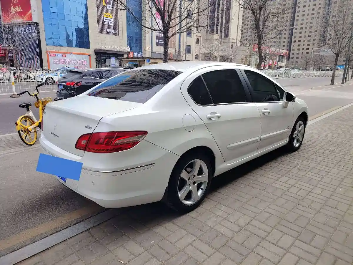 Peugeot 408 2013 2.0L Automatic Comfort Edition фото 4