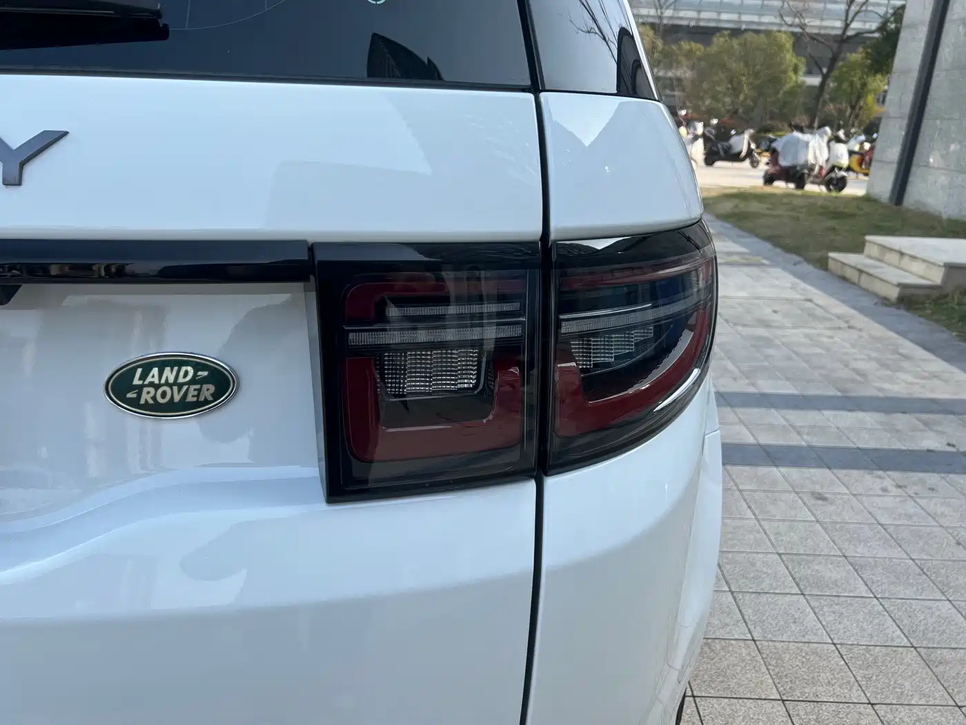 Land Rover Discovery Sport 2022 Model 249PS R-Dynamic SE Performance Tech Edition 5-Seater фото 16