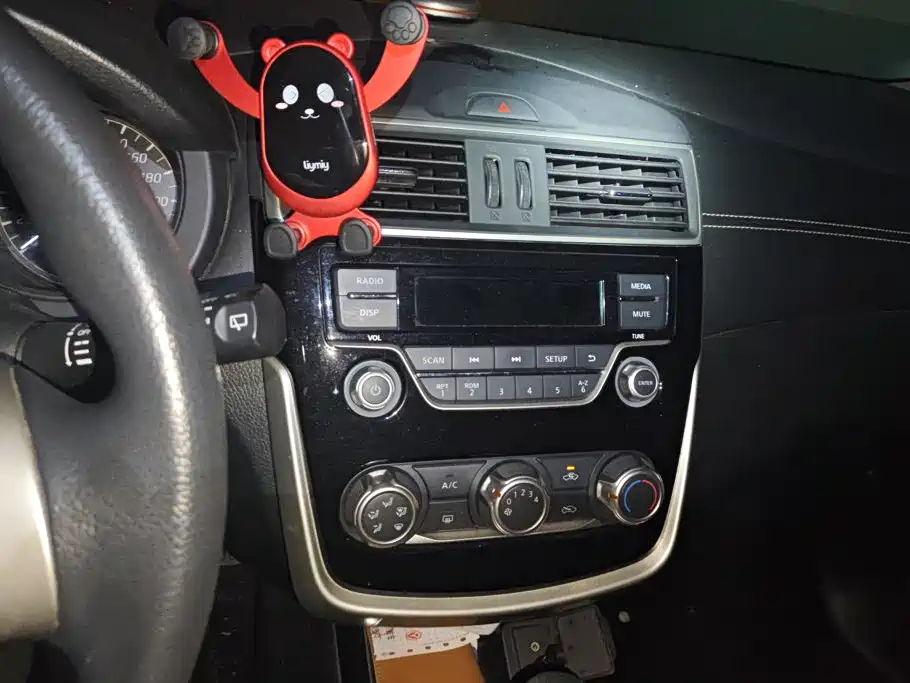 Photo 13 - Nissan Tiida