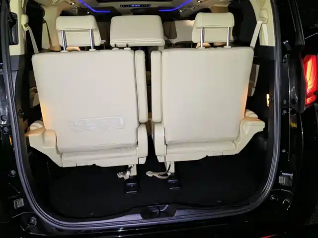 Toyota Alphard 2020 Hybrid 2.5L Premium Edition — фото 5