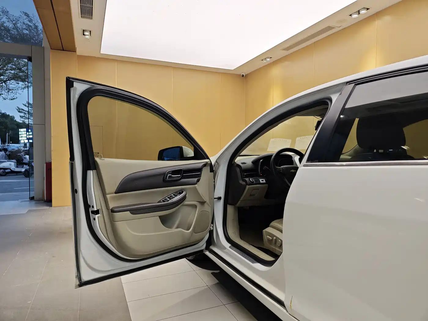 Chevrolet Malibu 2013 2.0L Automatic Luxury Edition фото 7