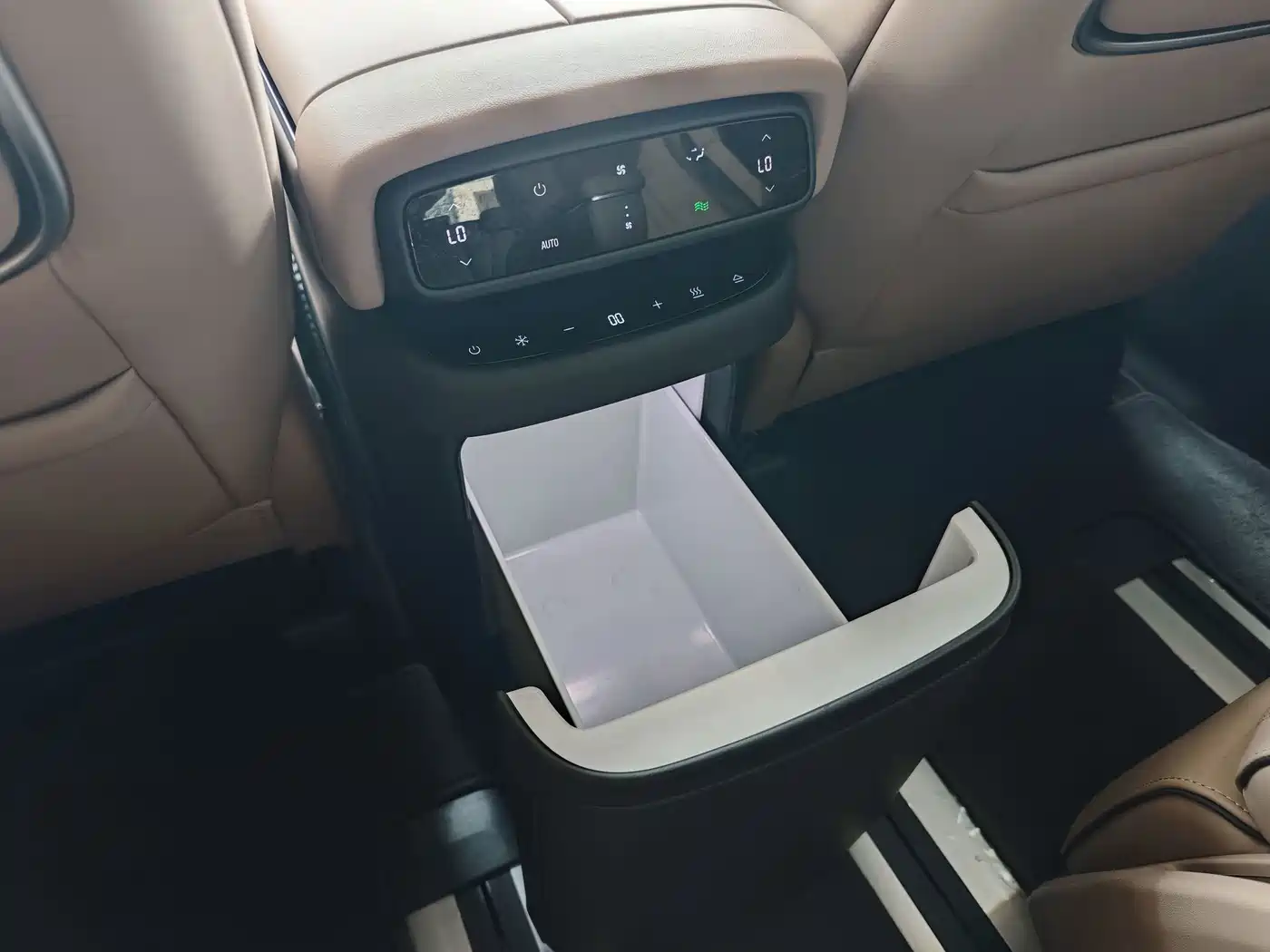 XPeng X9 2025 2025 Extended Range Edition
