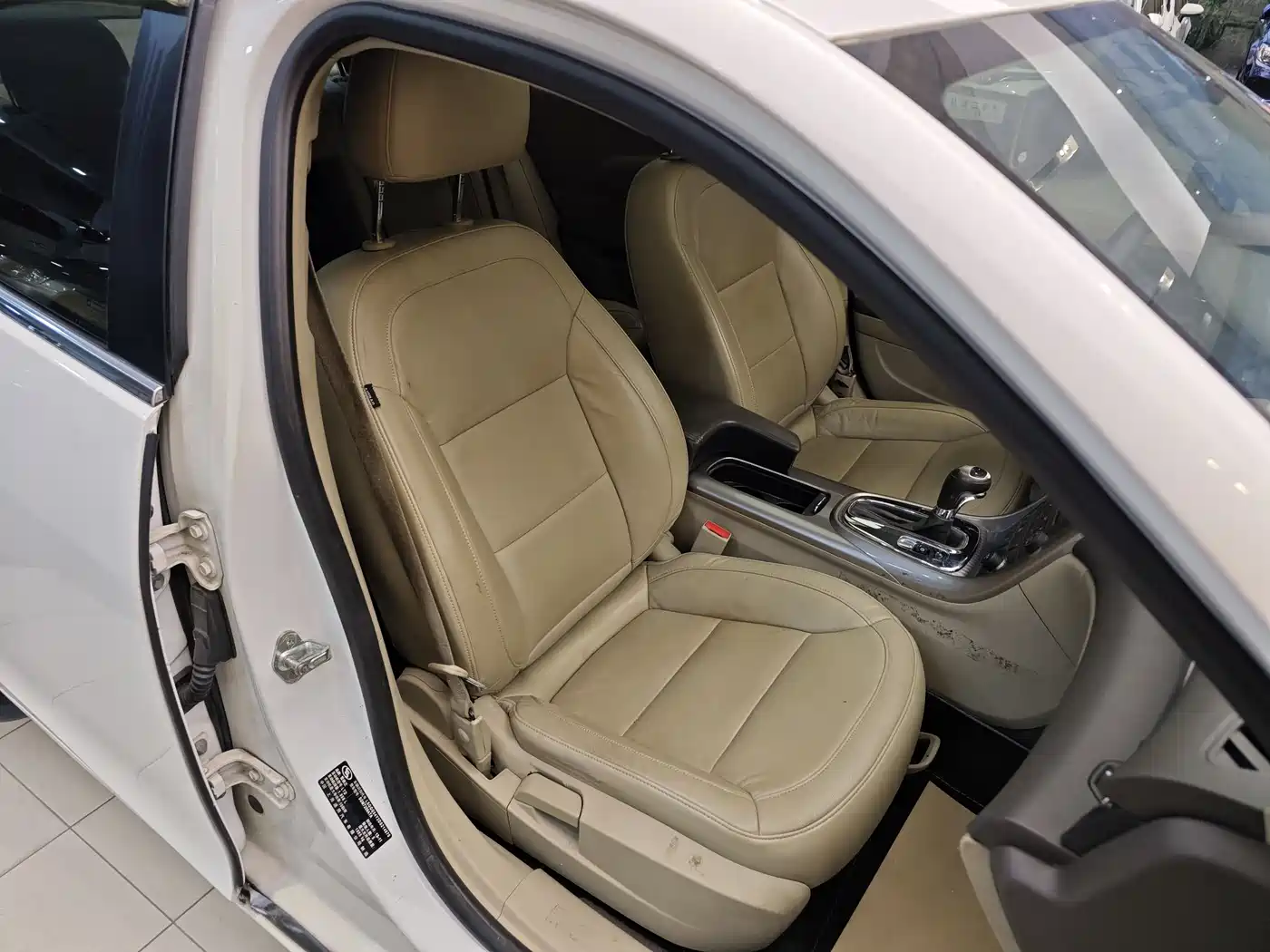 Chevrolet Malibu 2013 2.0L Automatic Luxury Edition фото 32