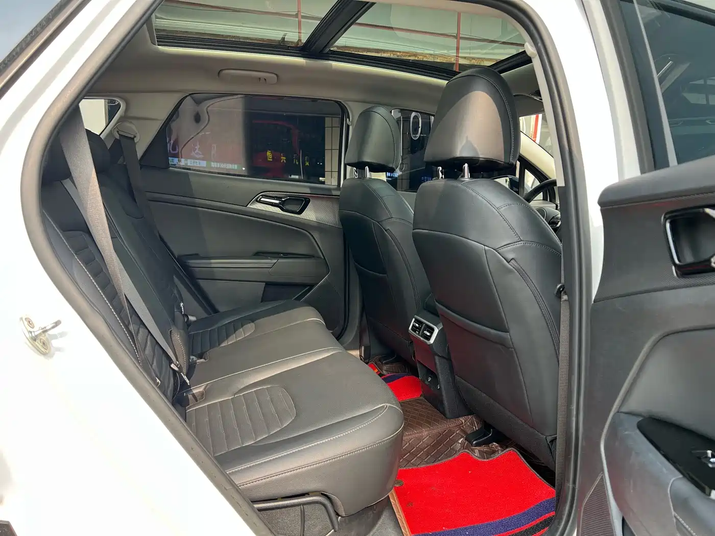 Kia Sportage 2023 2.0T 2WD Premium Edition фото 15