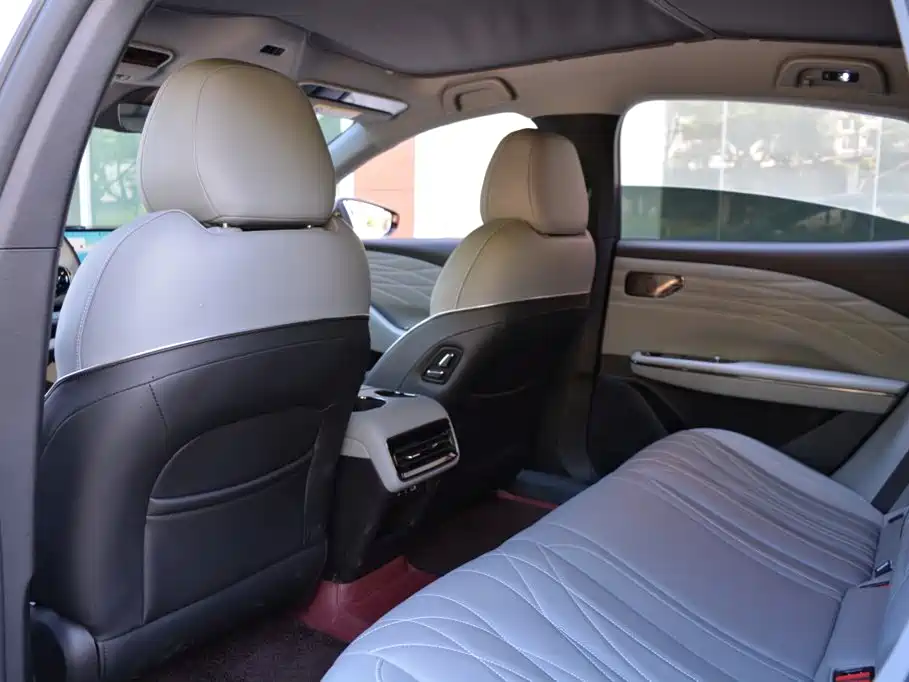 Geely Galaxy Galaxy E8 2025 2025 575km Exploration Smart Drive Edition