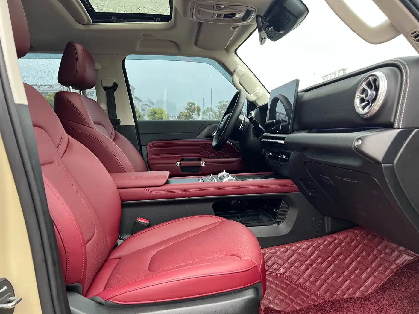 TANK TANK 300 NEW ENERGY