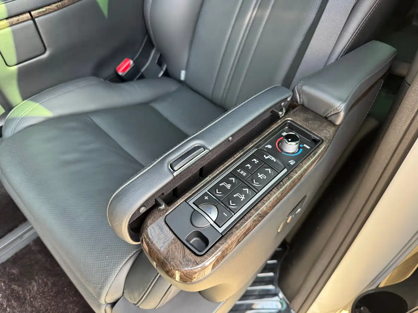 Toyota Alphard 2019 Hybrid 2.5L Premium Edition фото 11